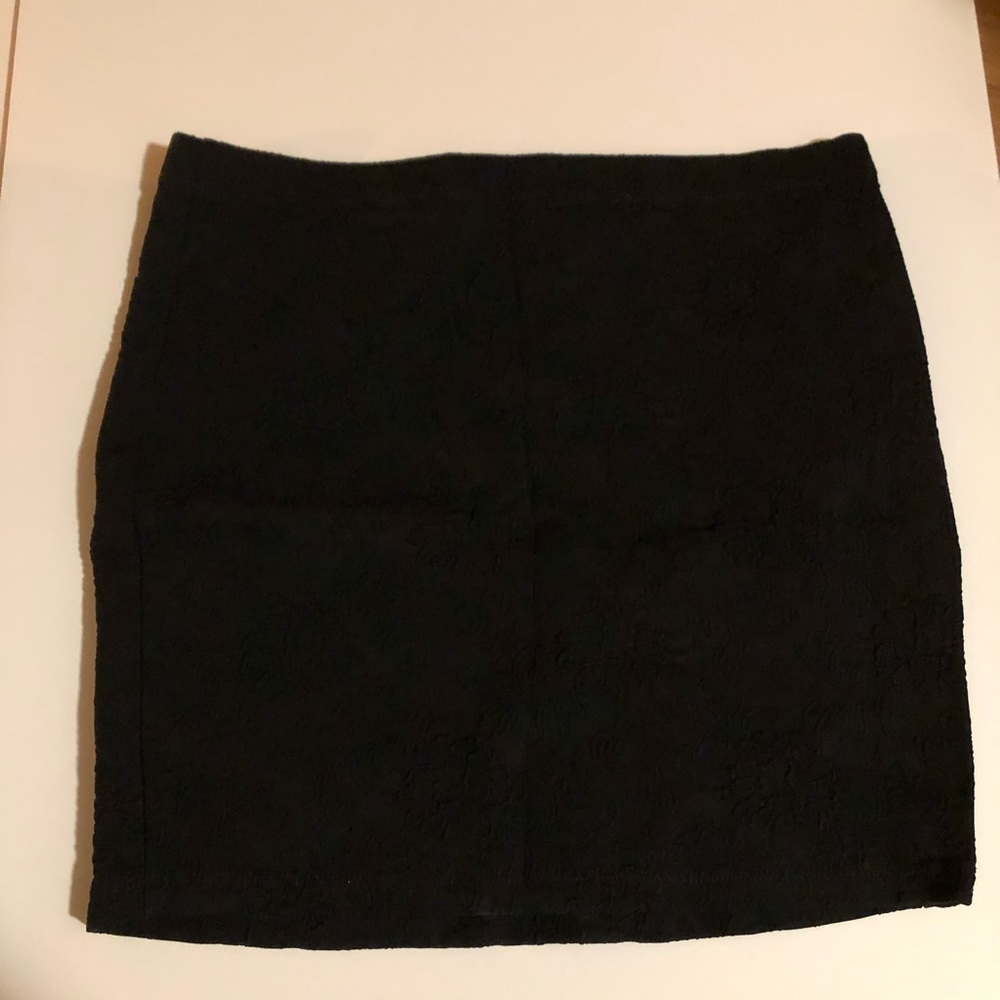 Short black skirt
